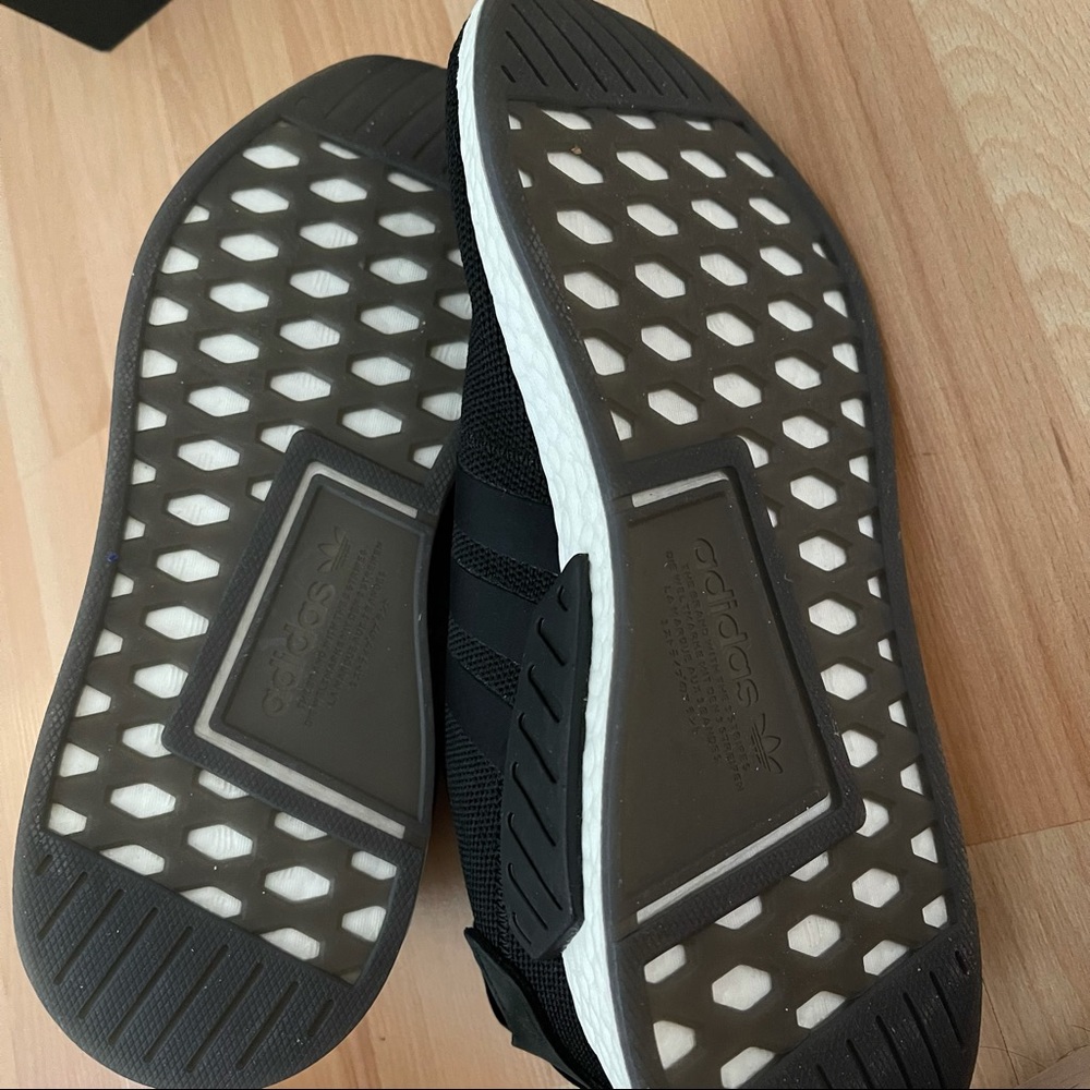 Adidas NMD R2 Core Black - Picture 6 of 7
